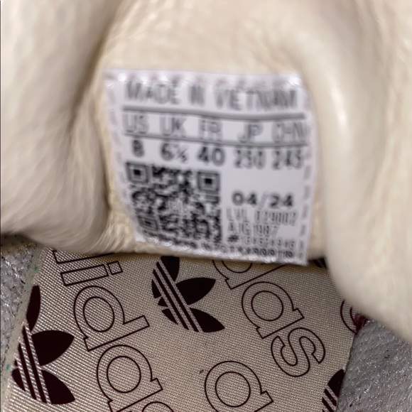 Adidas Samba OG "Wonder White/Maroon" sneakers. Women’s Size 8. WORN ONCE. - Picture 2 of 7